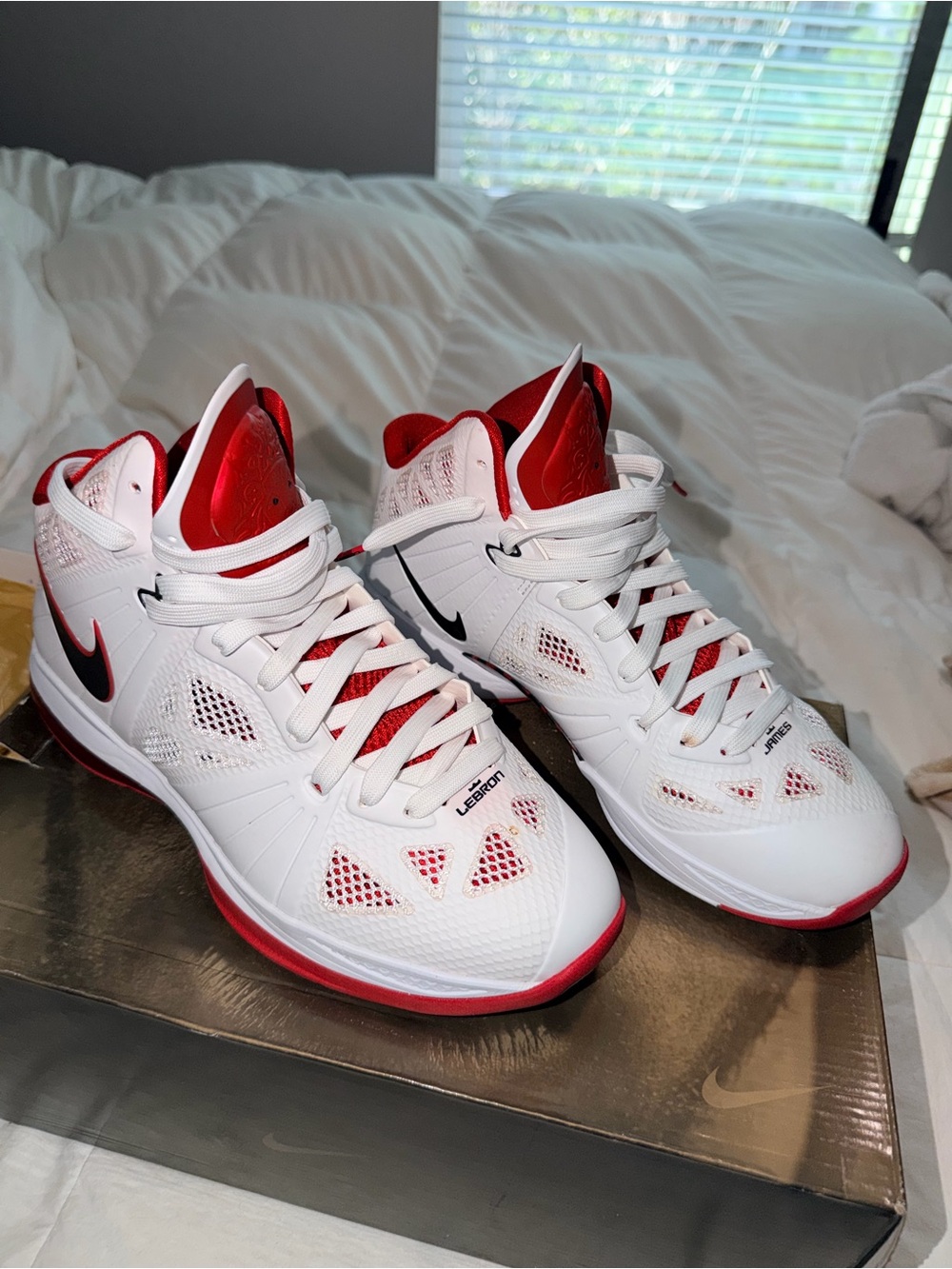 Nike LeBron 8 P.S. White Black Sport Red Men’s Size 9 OG Box
